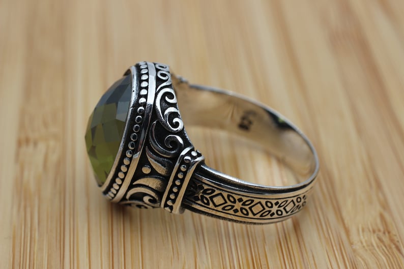 Peridot  Silver ring for Men-Halo