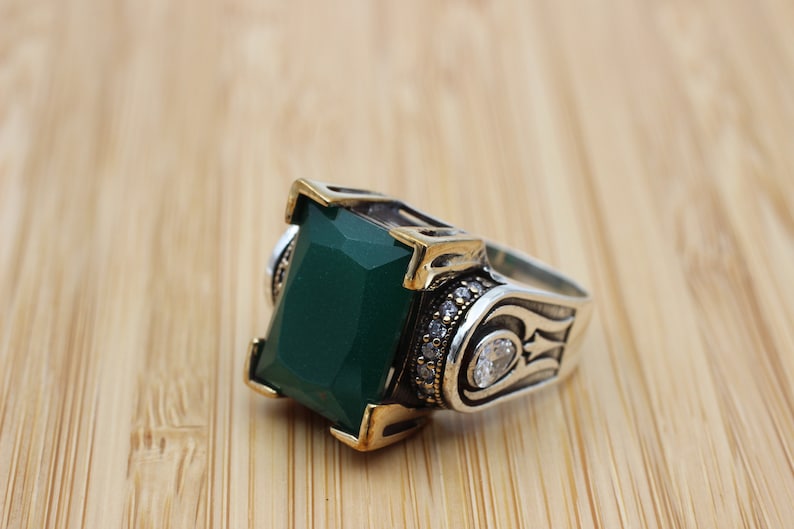 Emerald Women's Silver Ring