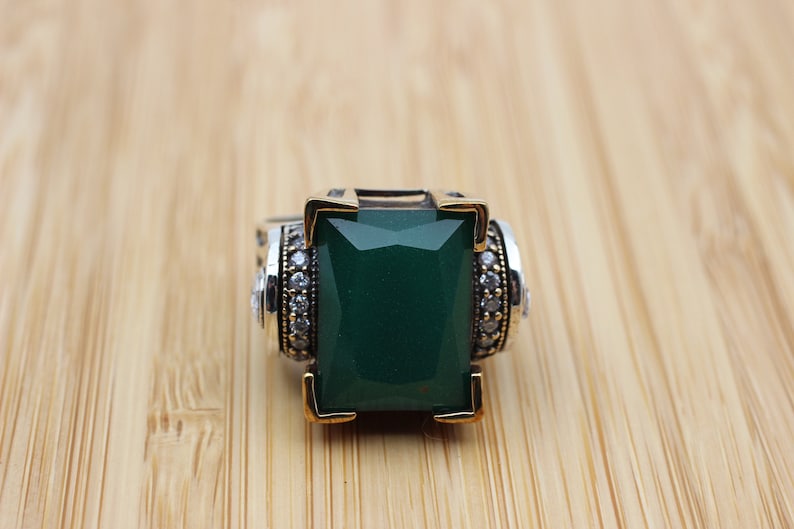 Emerald Women's Silver Ring