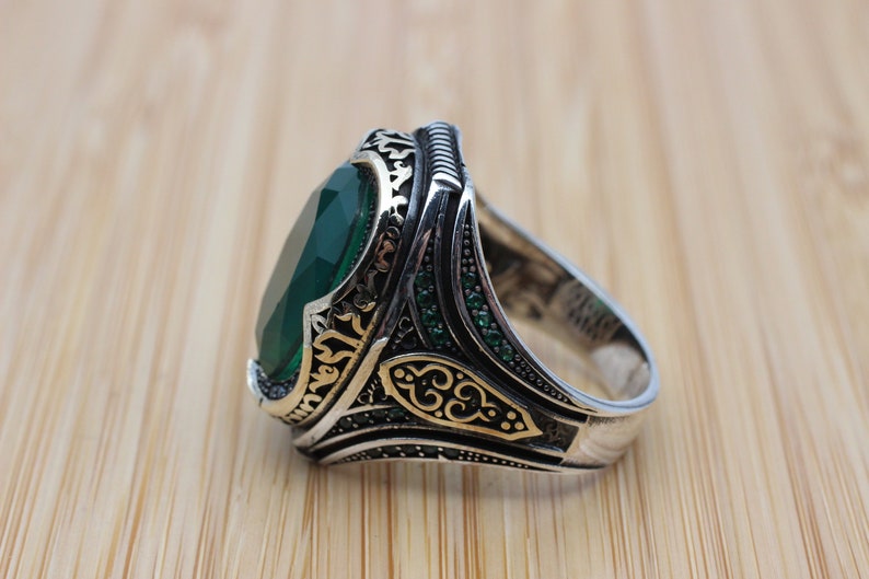 Emerald Silver ring-Kings Hand