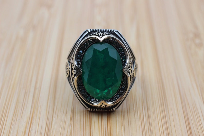 Emerald Silver ring-Kings Hand