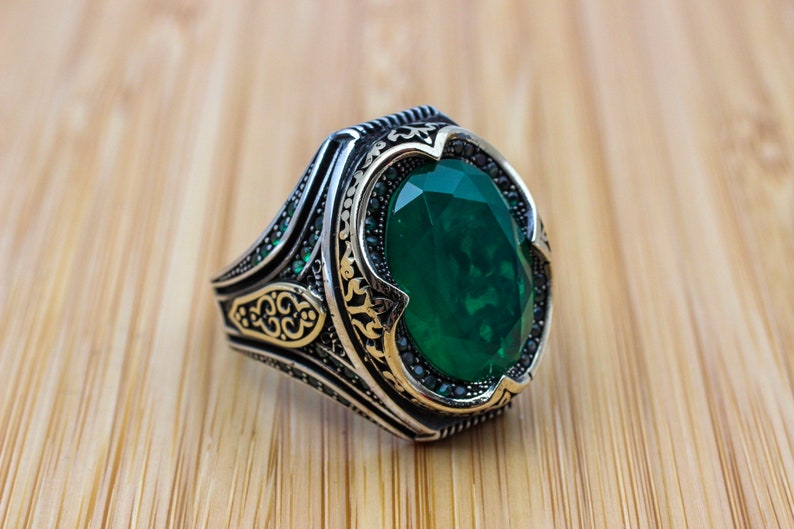 Emerald Silver ring-Kings Hand