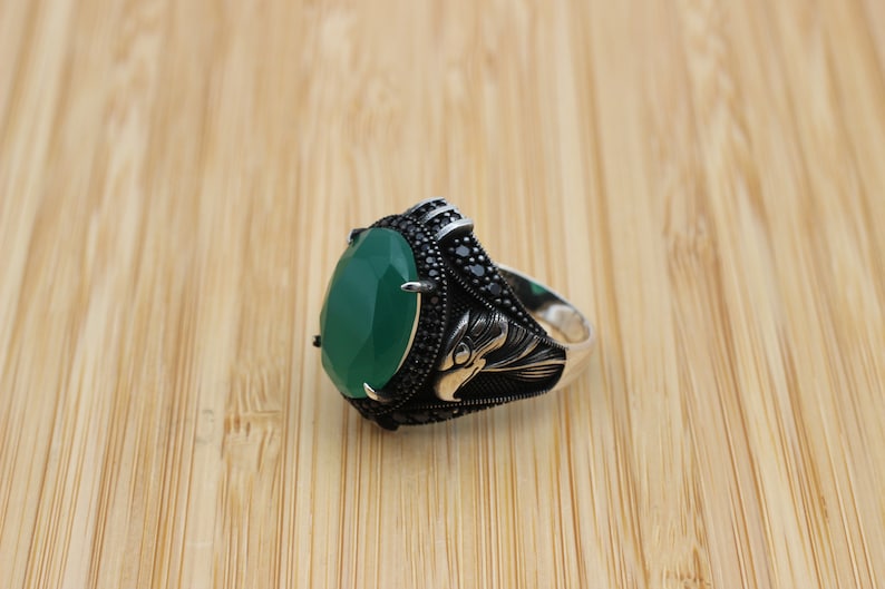 Emerald Silver ring-Falcon Raw Stone