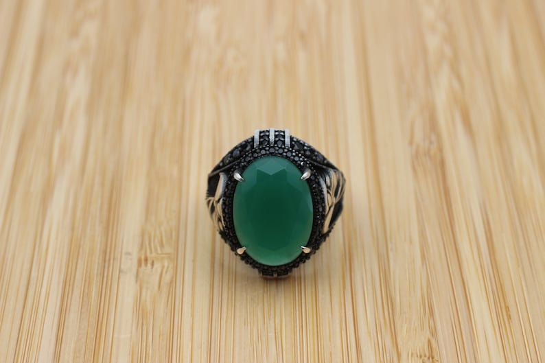 Emerald Silver ring-Falcon Raw Stone