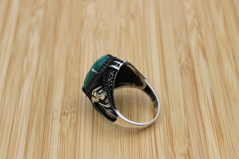 Emerald Silver ring-Falcon Raw Stone