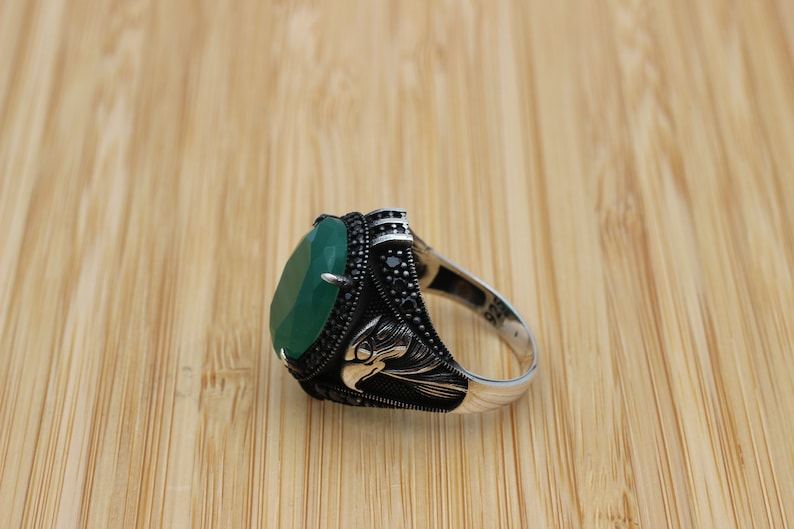 Emerald Silver ring-Falcon Raw Stone