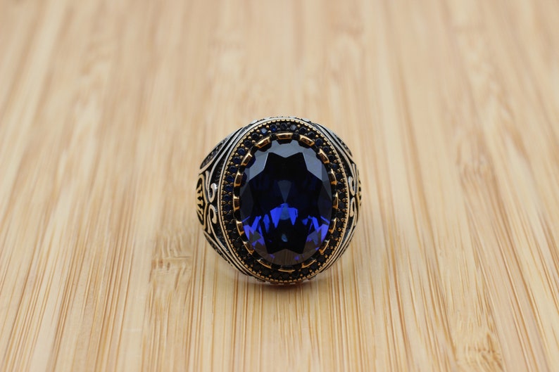 Sapphire Ring Silver-Blue Crown