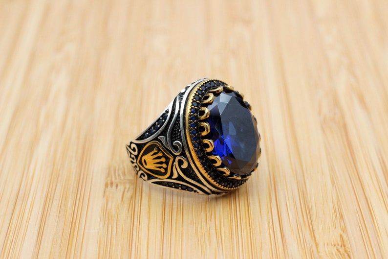 Sapphire Ring Silver-Blue Crown