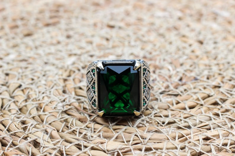 Emerald Silver ring-Green Treasure