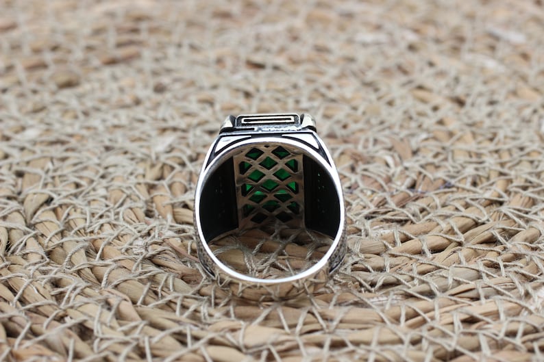 Emerald Silver ring-Green Treasure