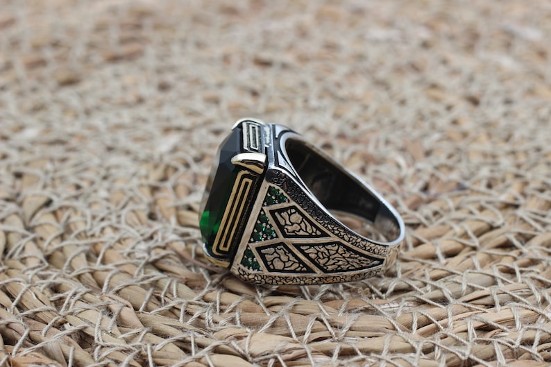 Emerald Silver ring-Green Treasure