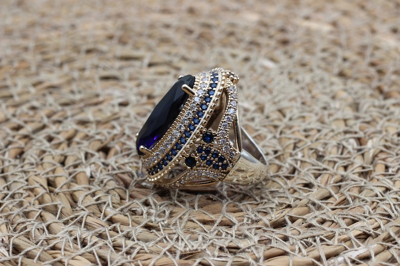 Mumtaz Sapphire Women's Silver Ring