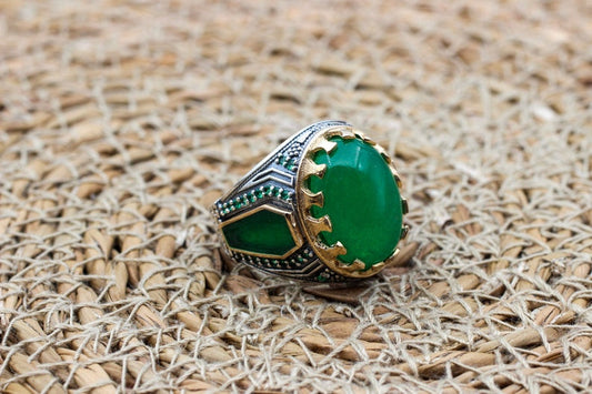 Emerald Silver ring-Noble King