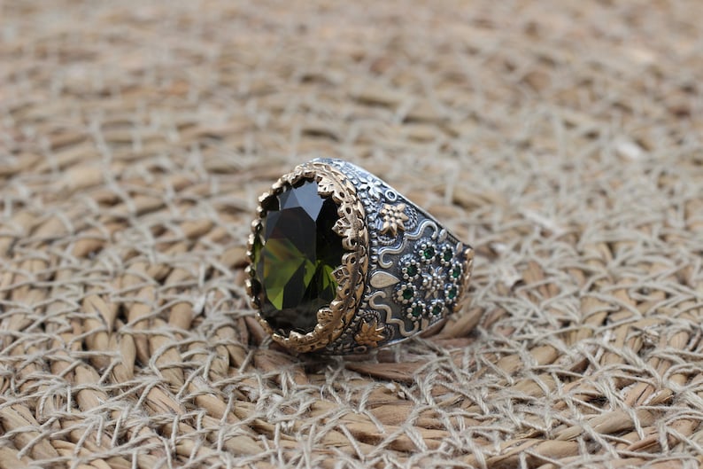 Peridot  Silver ring for Men-Turkish Delight