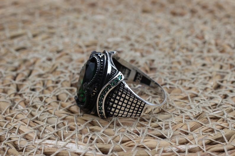 Emerald Silver ring-Green Beauty