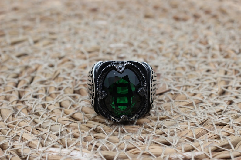 Emerald Silver ring-Green Beauty