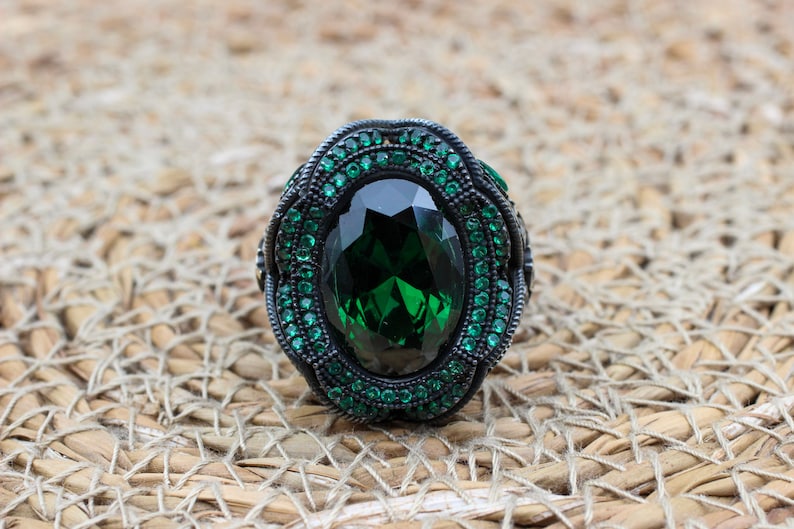 Emerald Silver ring-Balance keeper