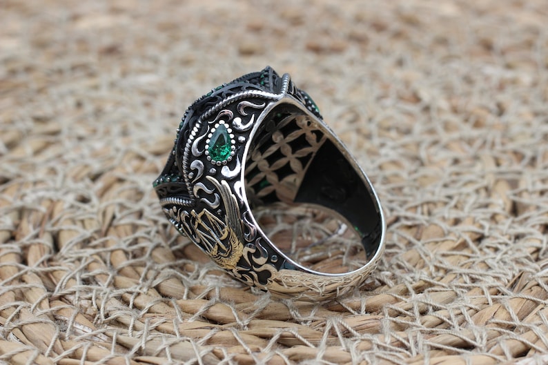 Emerald Silver ring-Balance keeper