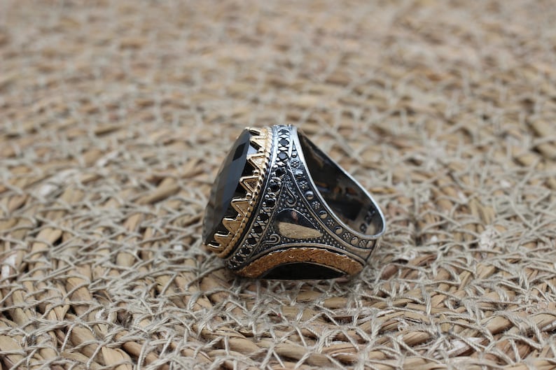 Onyx Silver ring-Golden Aura