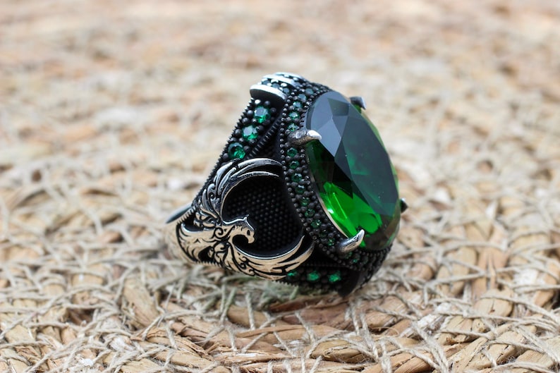 Emerald Silver ring-Hunter