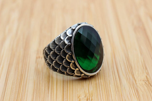 Emerald Silver ring-Feathertouch