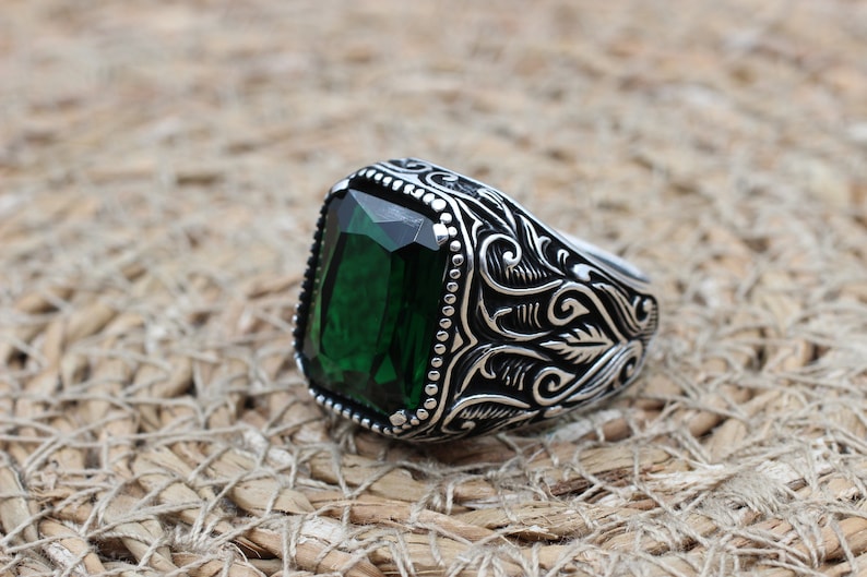 Emerald Silver ring-Green Garden