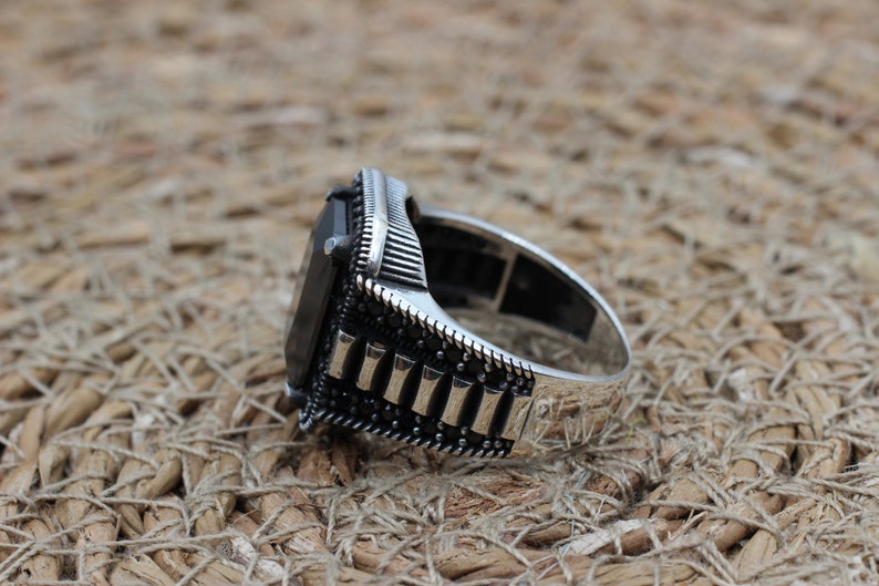 Onyx Silver ring-Nightingale