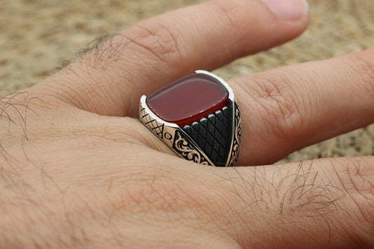 Aqeeq Silver ring for Men Modern Art