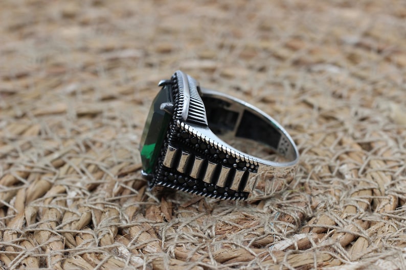 Emerald Silver ring-Rich Green