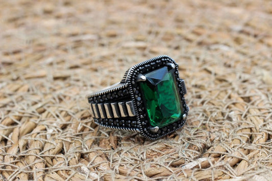 Emerald Silver ring-Rich Green