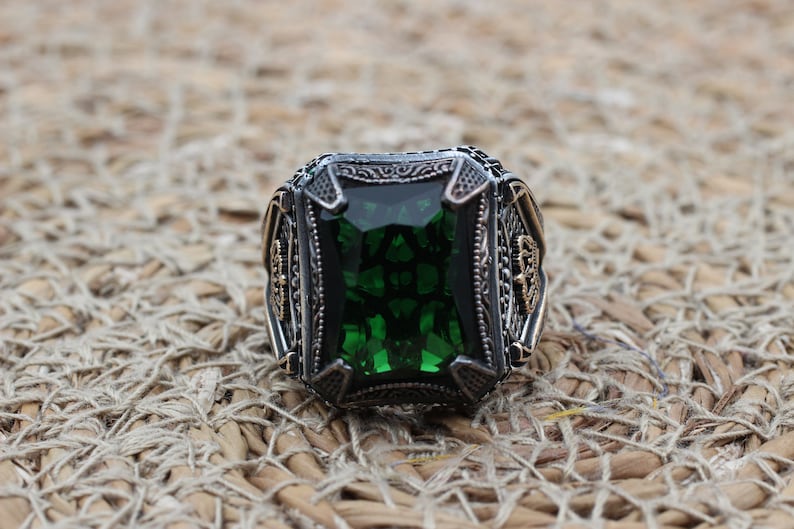 Emerald Silver ring-Royal Seal