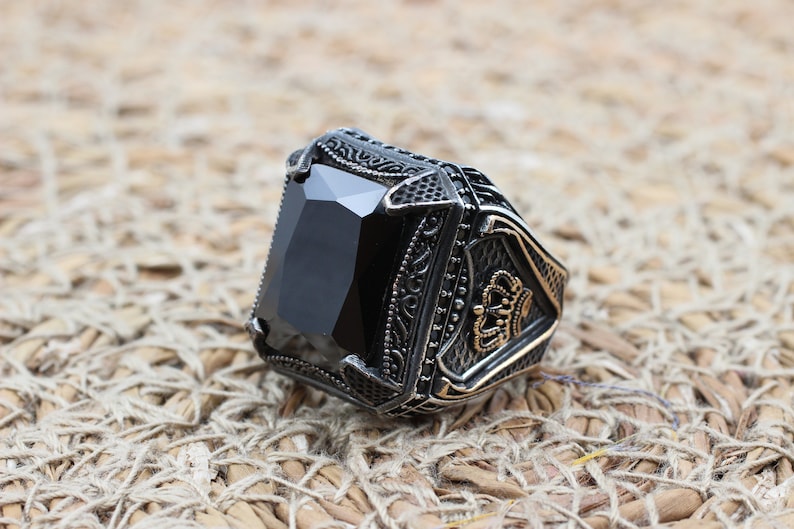 Onyx Silver ring-Crown of Shadows