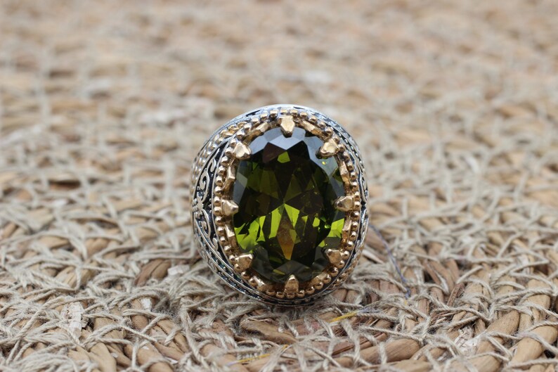 Peridot  Silver ring for Men-Naturebloom