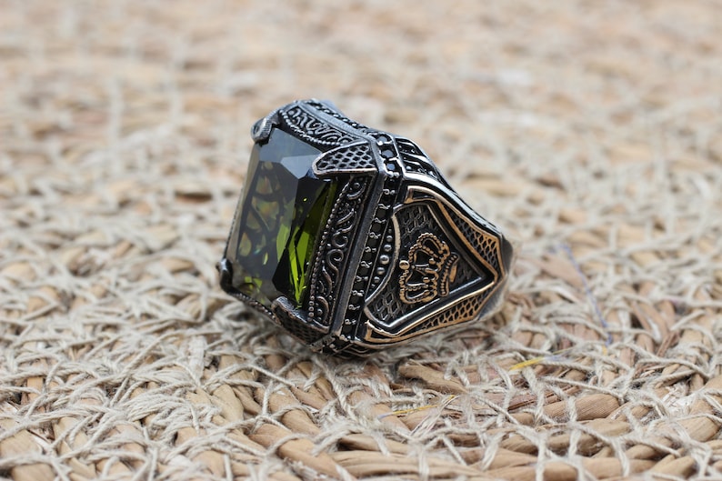 Peridot  Silver ring for Men-Royal seal