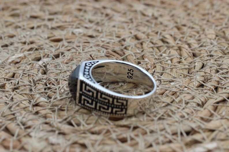 Onyx Silver ring-Essence