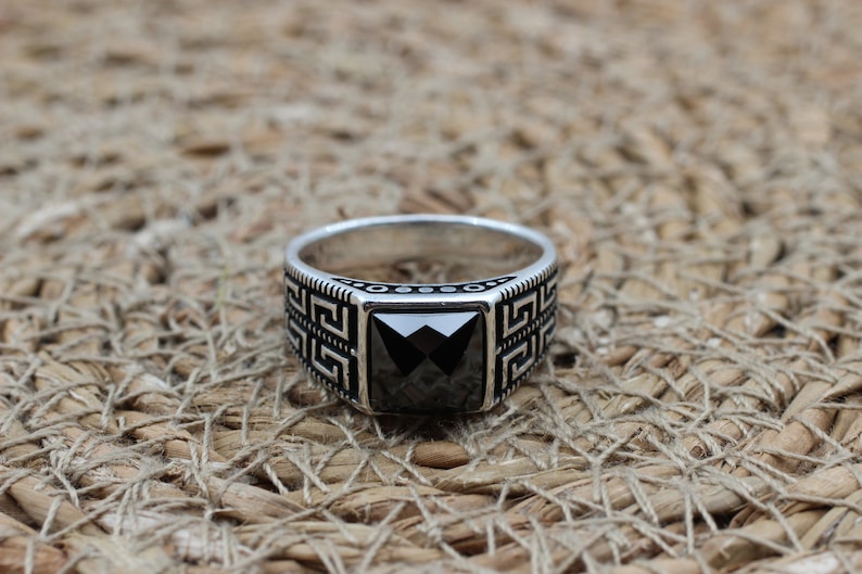 Onyx Silver ring-Essence