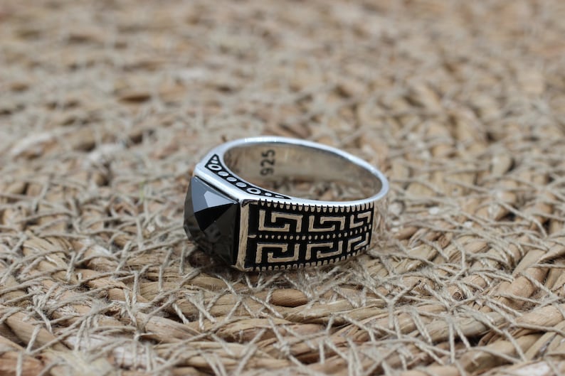 Onyx Silver ring-Essence