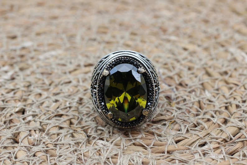 Peridot  Silver ring for Men-eternal flower