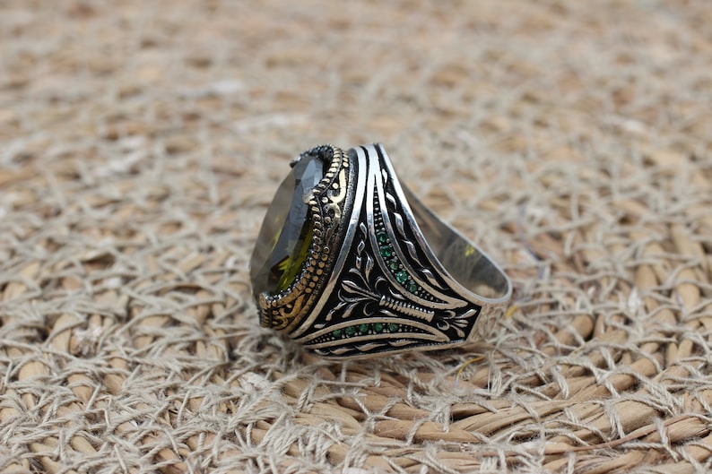 Peridot  Silver ring for Men-eternal flower