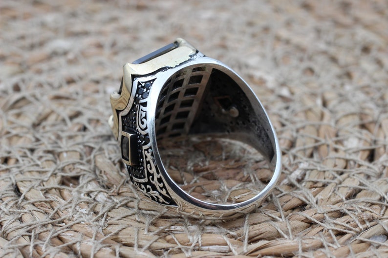 Onyx Silver ring-Golden crown