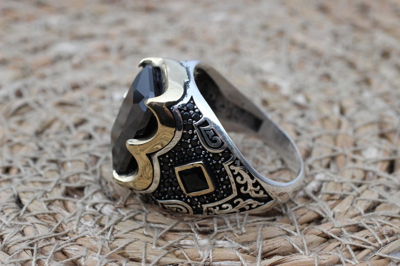 Onyx Silver ring-Golden crown