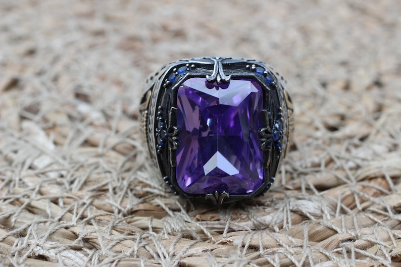 Amethyst Silver ring-Violet Mist